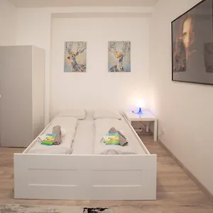https://city-center-lux-apartment.ischgl-hotels.net