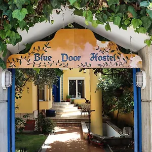 Hostel Blue Door Tiran