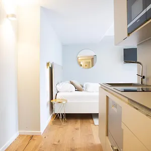 Aparthotel Blackhome I Contactless Check-in, Wenen