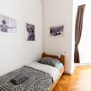 Konukevi Galeria Ljubljana